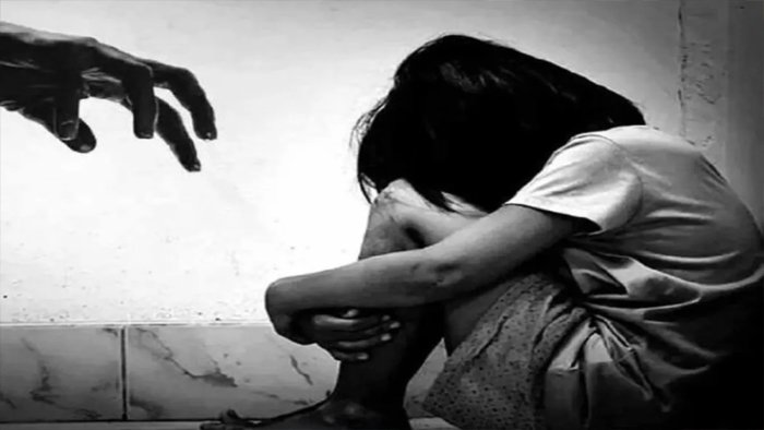 हर रात 14 साल की बेटी से बलात्कार कर रहा था बाप, ऐसे हुआ काली करतूत का खुलासा