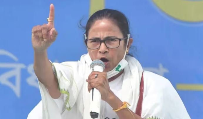 सीएम ममता ने असम में SIR न होने पर उठाए सवाल