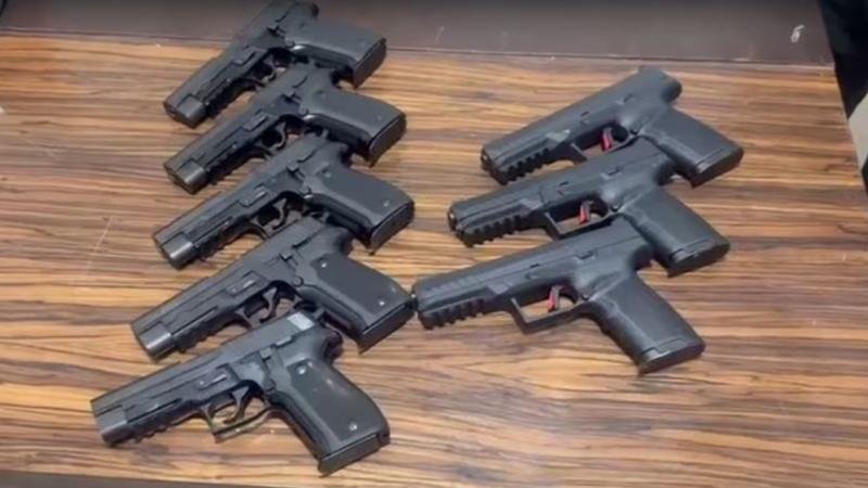 दिल्ली में ड्रोन से लाई गई हथियारों की बड़ी खेप बरामद, तस्करी गिरोह का पर्दाफाश दिल्ली में ड्रोन से लाई गई हथियारों की बड़ी खेप बरामद, तस्करी गिरोह का पर्दाफाश