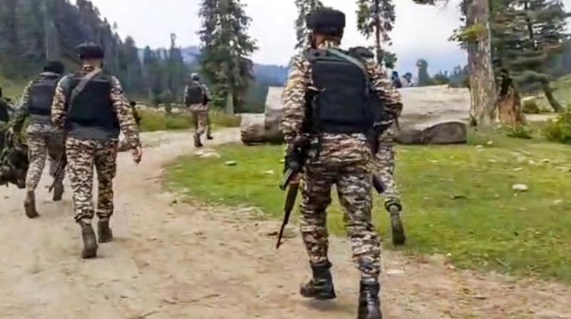  कड़ाके की सर्दी के बीच आंतकियों के खिलाफ चालू है सेना का ‘ऑपरेशन ऑल आउट’ 