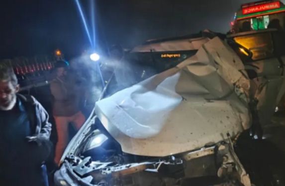 केंद्रीय मंत्री प्रतापराव जाधव की गाड़ी दुर्घटनाग्रस्त, तीन जख्मी केंद्रीय मंत्री प्रतापराव जाधव की गाड़ी दुर्घटनाग्रस्त, तीन जख्मी