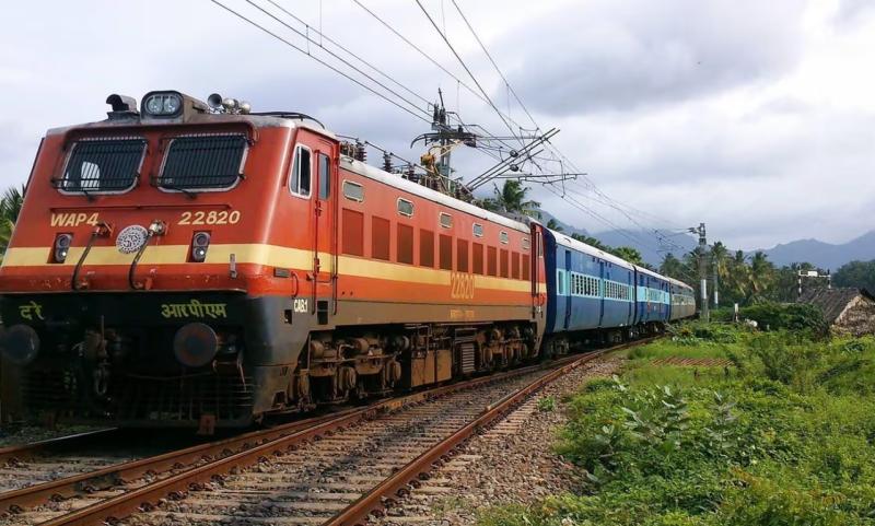 यात्रीगण कृपया ध्यान दें! आज से बदल गया ट्रेनों का किराया, सफर पर निकलने से पहले देख लें अपनी जेब का बजट