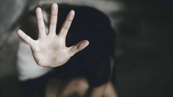 छात्राओं को व्हाट्सऐप पर भेजे अश्लील मैसेज, सामने आई चैट… तीन प्रोफेसर सस्पेंड