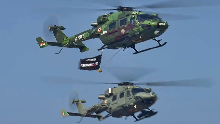 गणतंत्र दिवस परेड में ऑपरेशन सिंदूर की गूंज, प्रहार फॉर्मेशन और ध्वज ने भरा जोश गणतंत्र दिवस परेड में ऑपरेशन सिंदूर की गूंज, प्रहार फॉर्मेशन और ध्वज ने भरा जोश