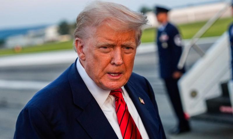 भारत पर टैरिफ वॉर की तैयारी…रूसी तेल को लेकर ट्रंप के तेवर कड़े, जानें आपकी जेब पर इसका क्या होगा असर भारत पर टैरिफ वॉर की तैयारी…रूसी तेल को लेकर ट्रंप के तेवर कड़े, जानें आपकी जेब पर इसका क्या होगा असर