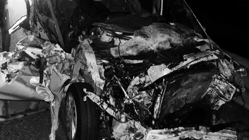 दौसा में एक्सप्रेसवे पर दर्दनाक हादसा, 4 लोगों की मौत, कार को कई किलोमीटर तक घसीटता ले गया ट्रक दौसा में एक्सप्रेसवे पर दर्दनाक हादसा, 4 लोगों की मौत, कार को कई किलोमीटर तक घसीटता ले गया ट्रक