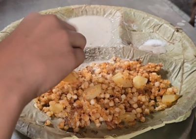 शिरडी में साईं बाबा और महादेव की एक साथ पूजा, भक्तों के लिए 13 हज़ार किलो साबूदाने की खिचड़ी