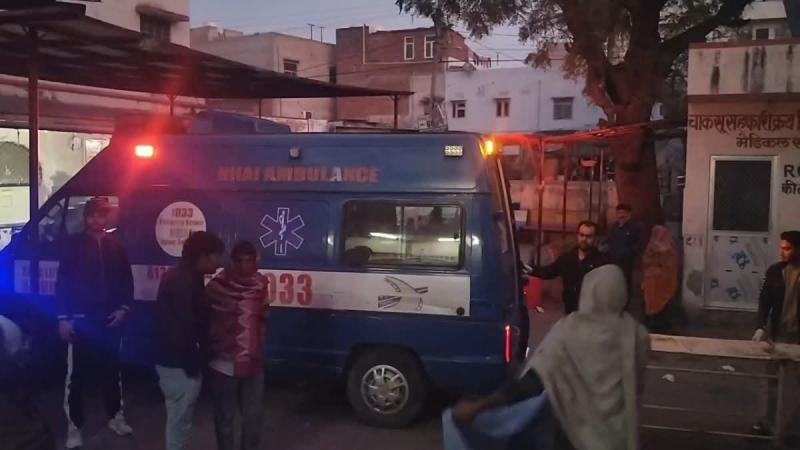 ट्रेलर में घुसी कार, एमपी के 5 श्रद्धालुओं की मौत