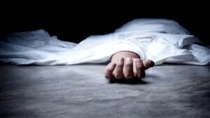 गैस रिसाव के कारण दम घुटने से तीन की मौत 