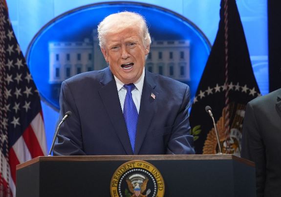 क्या ट्रंप लौटाएंगे टैरिफ से वसूले गए अरबों रुपये?