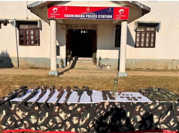 मणिपुर में 5 उग्रवादी गिरफ्तार, भारी मात्रा में हथियार बरामद
